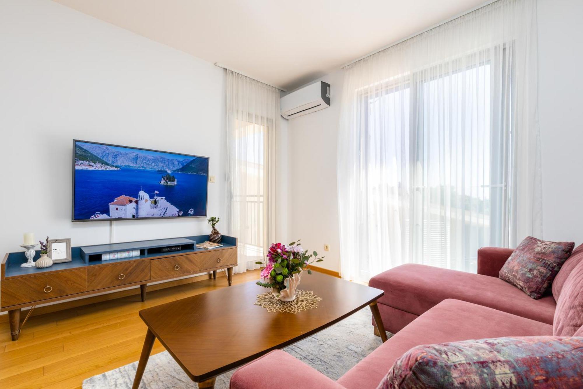 Apart Hotel M S Katunjanin Herceg Novi Buitenkant foto