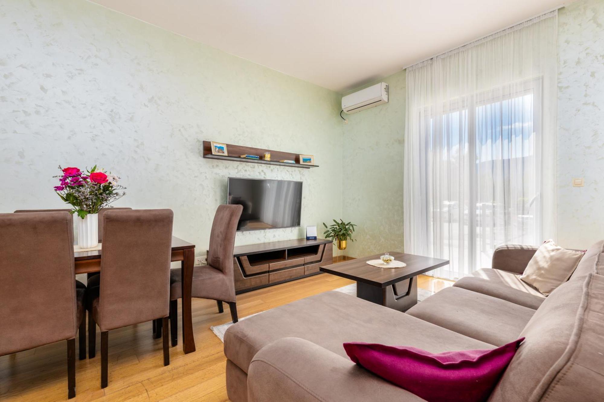 Apart Hotel M S Katunjanin Herceg Novi Buitenkant foto