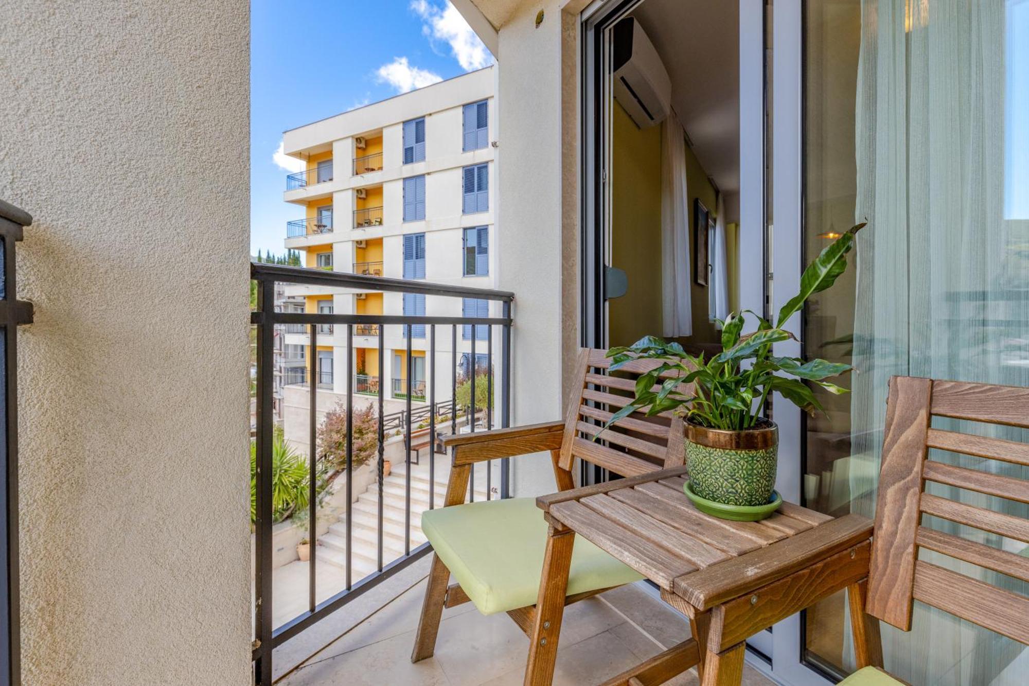 Apart Hotel M S Katunjanin Herceg Novi Buitenkant foto