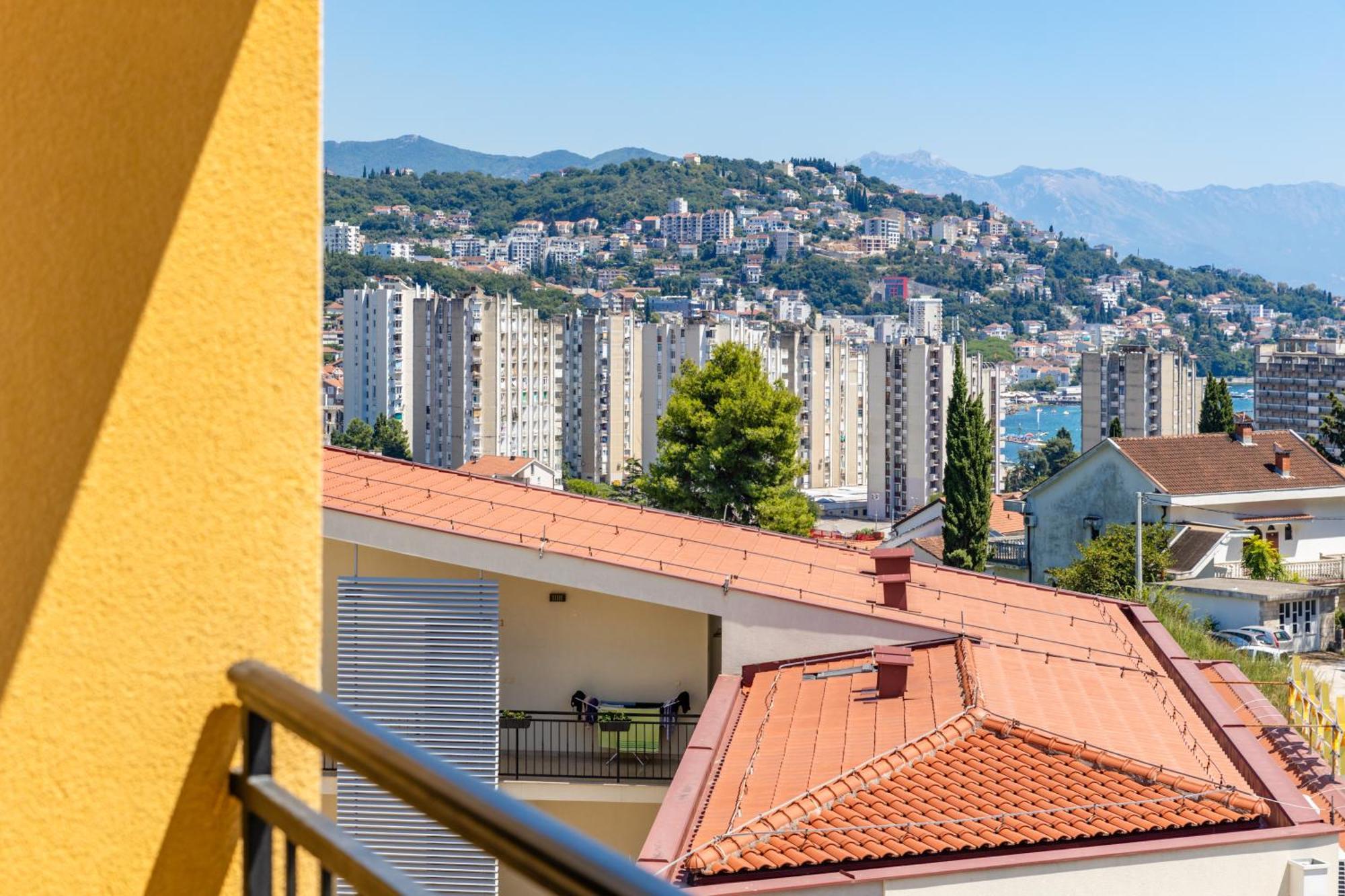 Apart Hotel M S Katunjanin Herceg Novi Buitenkant foto
